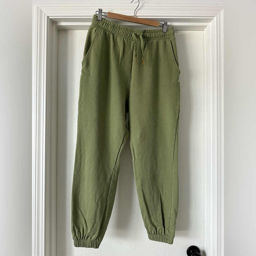 WeWoreWhat Rib-Knit Drawstring Joggers